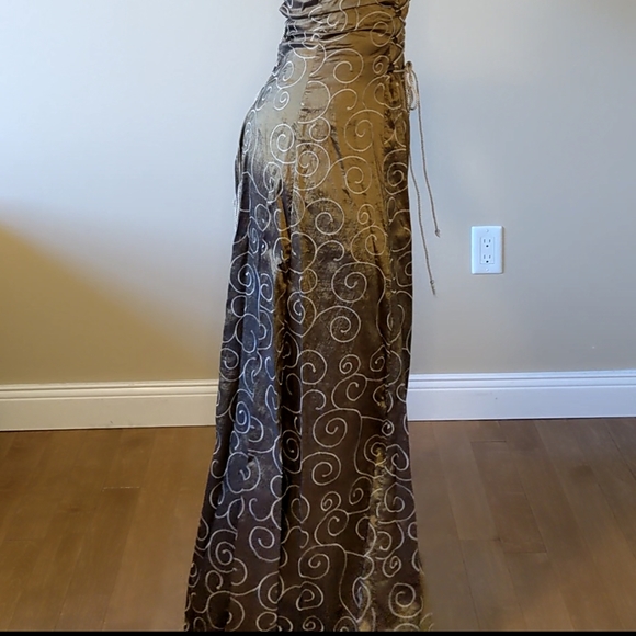 Medieval Corset Dress - Picture 3 of 5